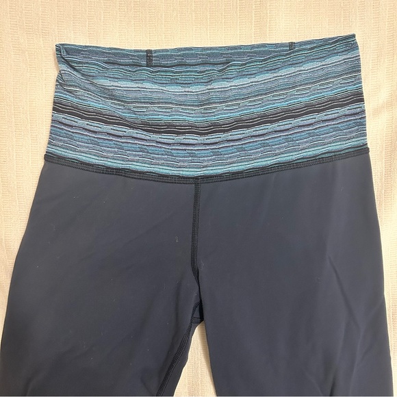 Lululemon Women’s Size 4 Yoga Pants - Picture 4 of 5